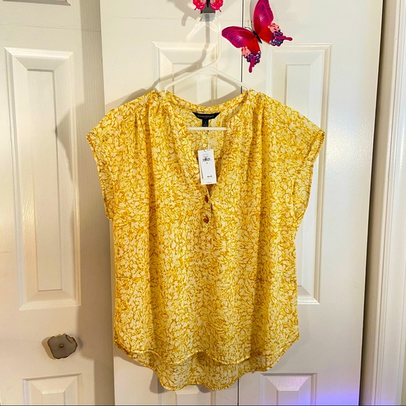 Banana Republic Tops - NWT Banana Republic Short Sleeved Floral Blouse